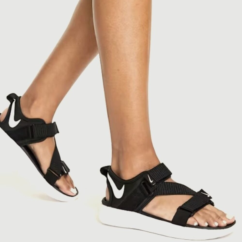 Nike Women's Vista Black/White Sandal US7/EUR38
